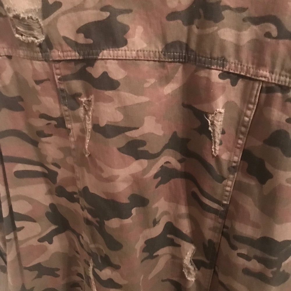 Long camo distressed coat Sz Xl